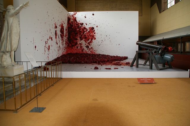 Lire la suite à propos de l’article Anish Kapoor et la reine dans les jardins de Versailles